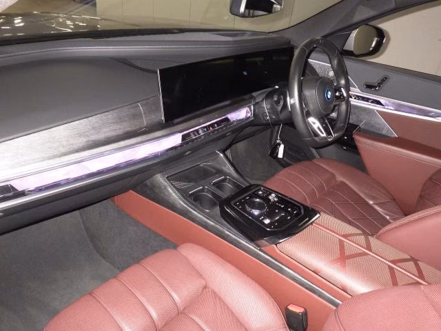 BMW I7