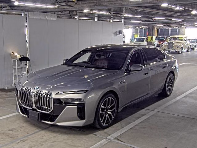 BMW I7