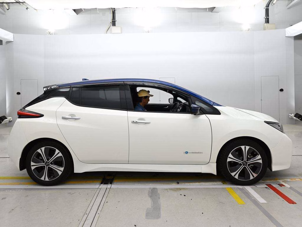 NISSAN LEAF