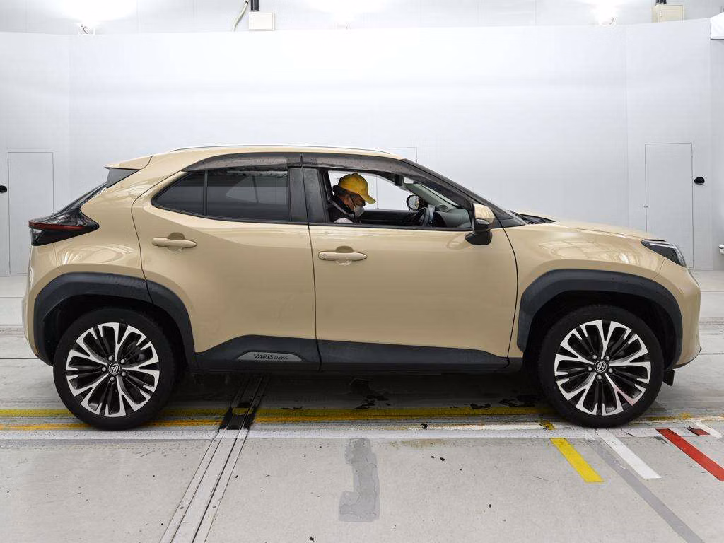 TOYOTA YARIS CROSS
