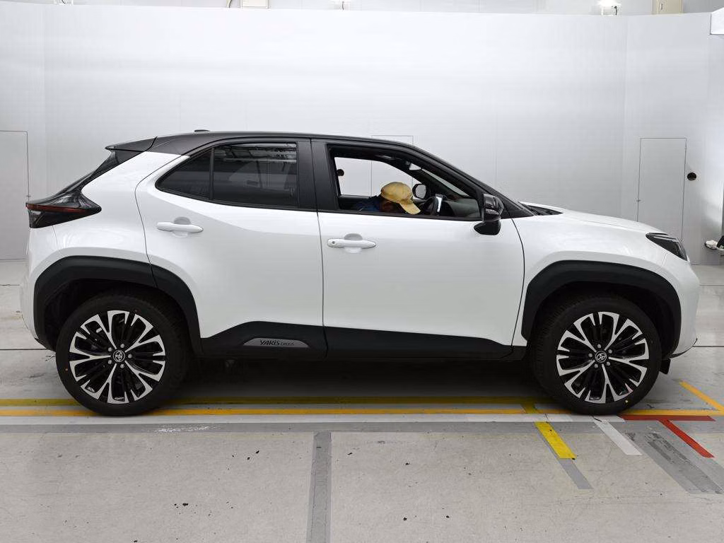 TOYOTA YARIS CROSS