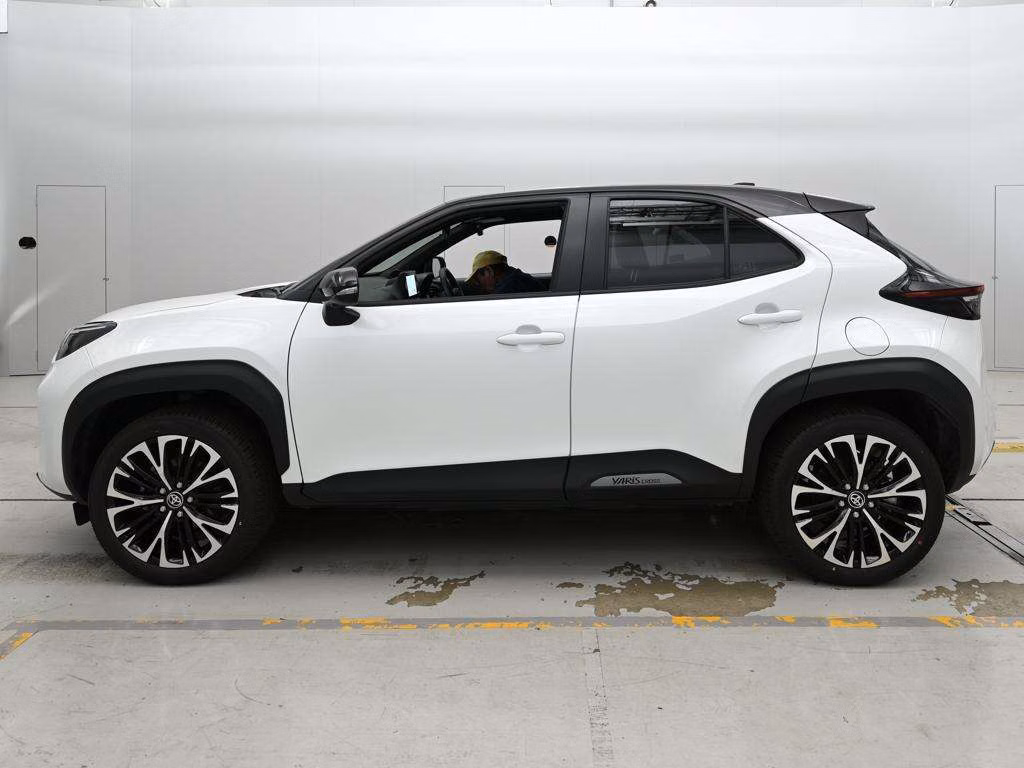 TOYOTA YARIS CROSS