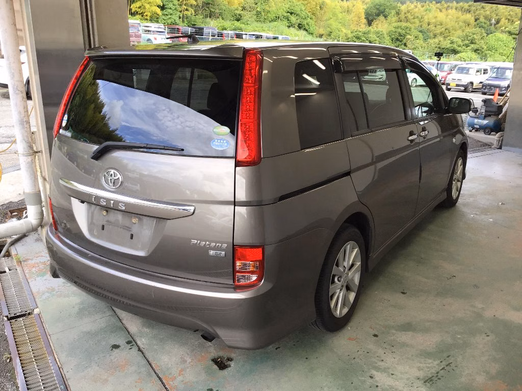 TOYOTA ISIS
