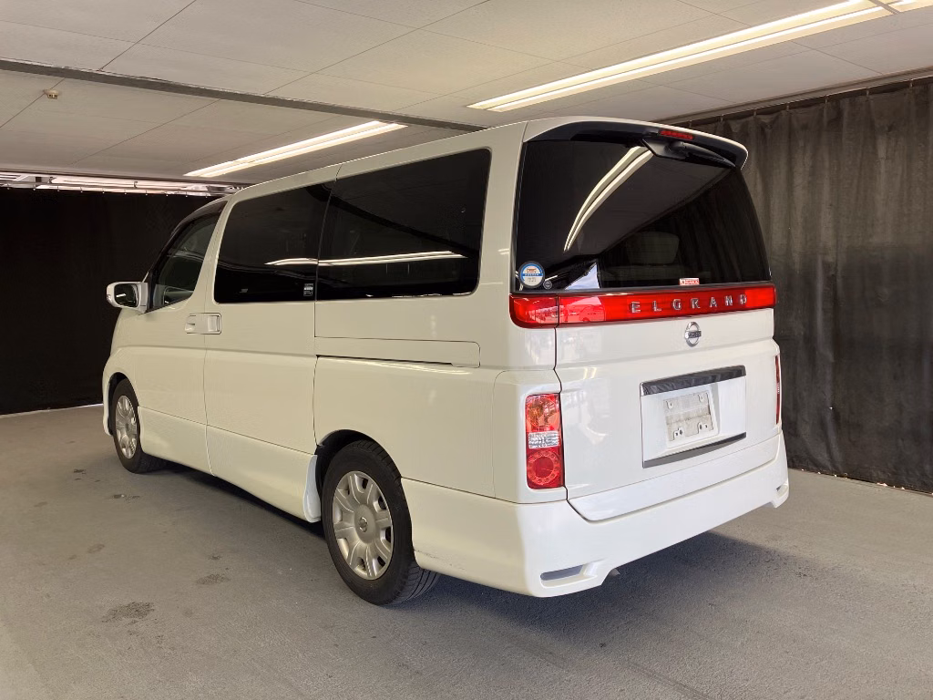 NISSAN ELGRAND