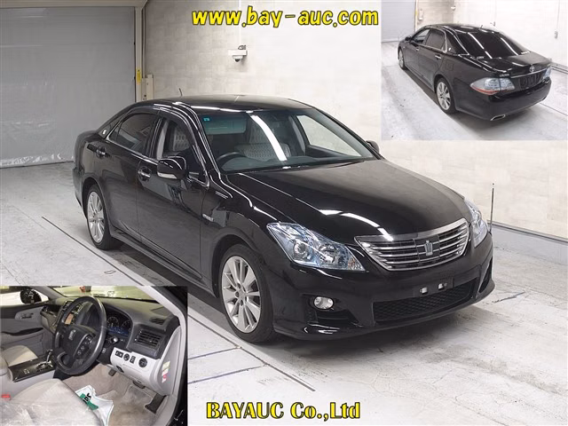 TOYOTA CROWN