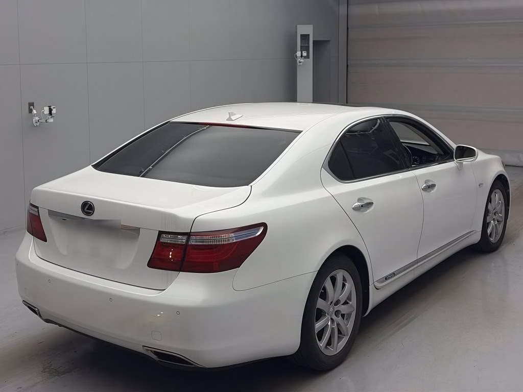 LEXUS LS600H