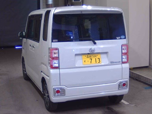 DAIHATSU WAKE