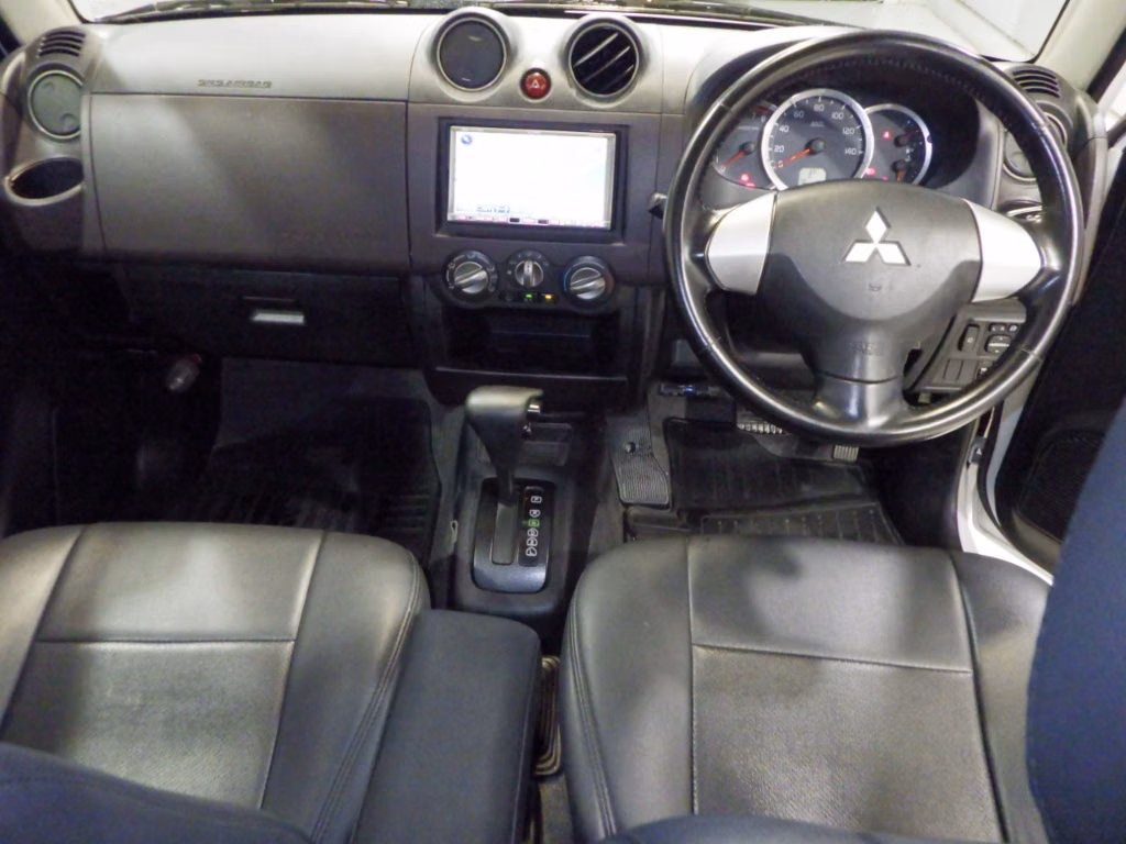 MITSUBISHI PAJERO MINI