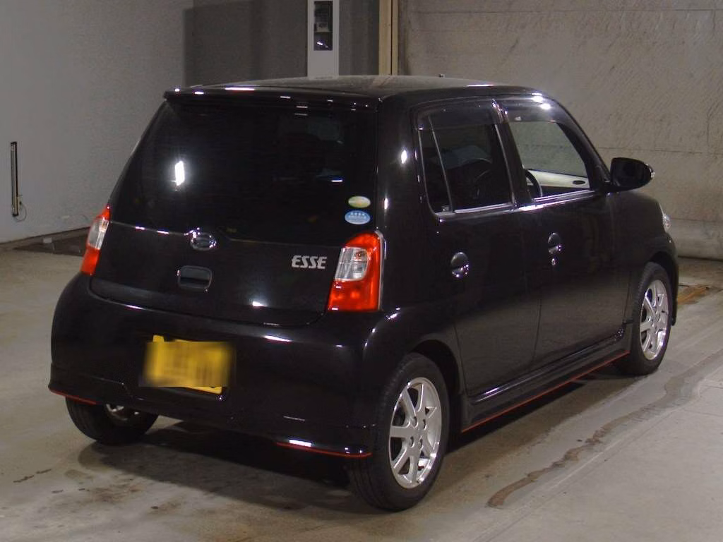 DAIHATSU ESSE