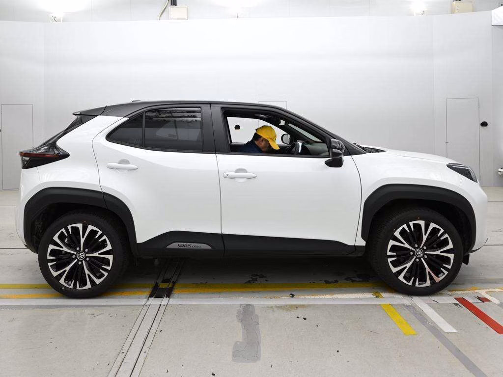 TOYOTA YARIS CROSS