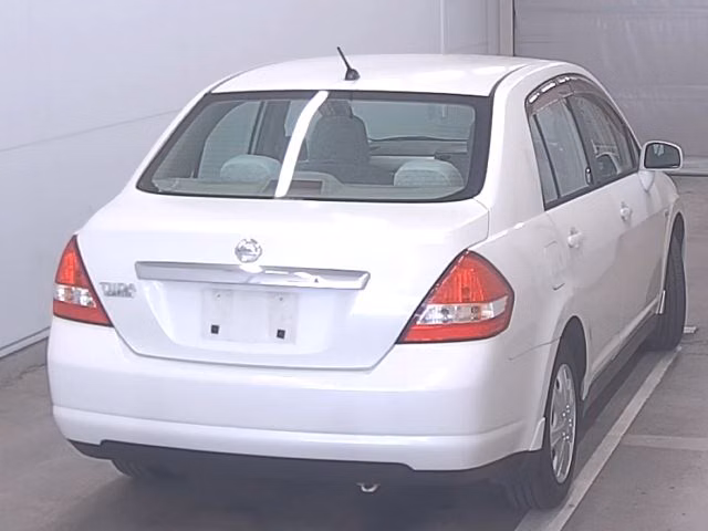 NISSAN TIIDA LATIO