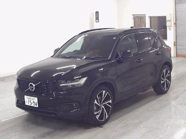 VOLVO XC40
