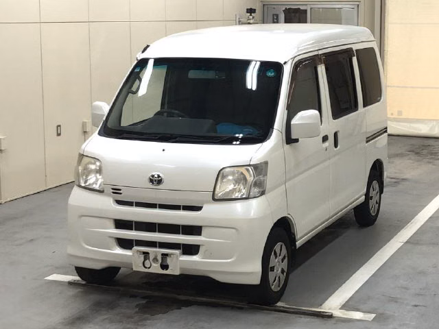 TOYOTA PIXIS VAN