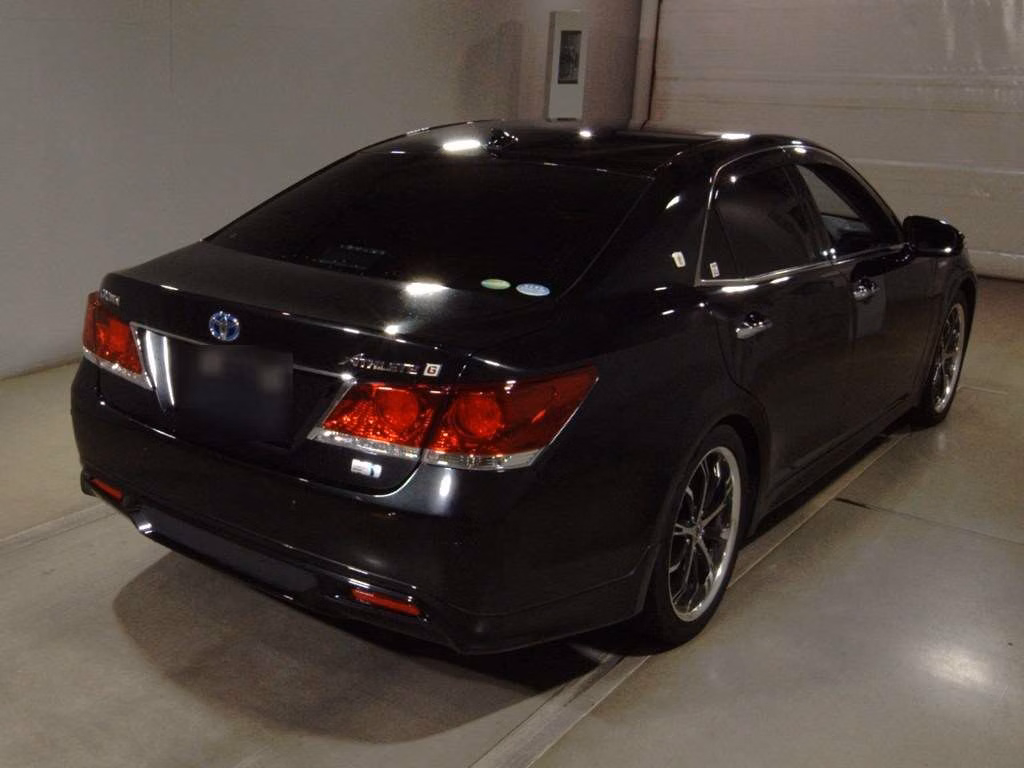 TOYOTA CROWN