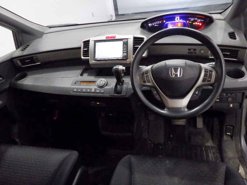 HONDA FREED SPIKE