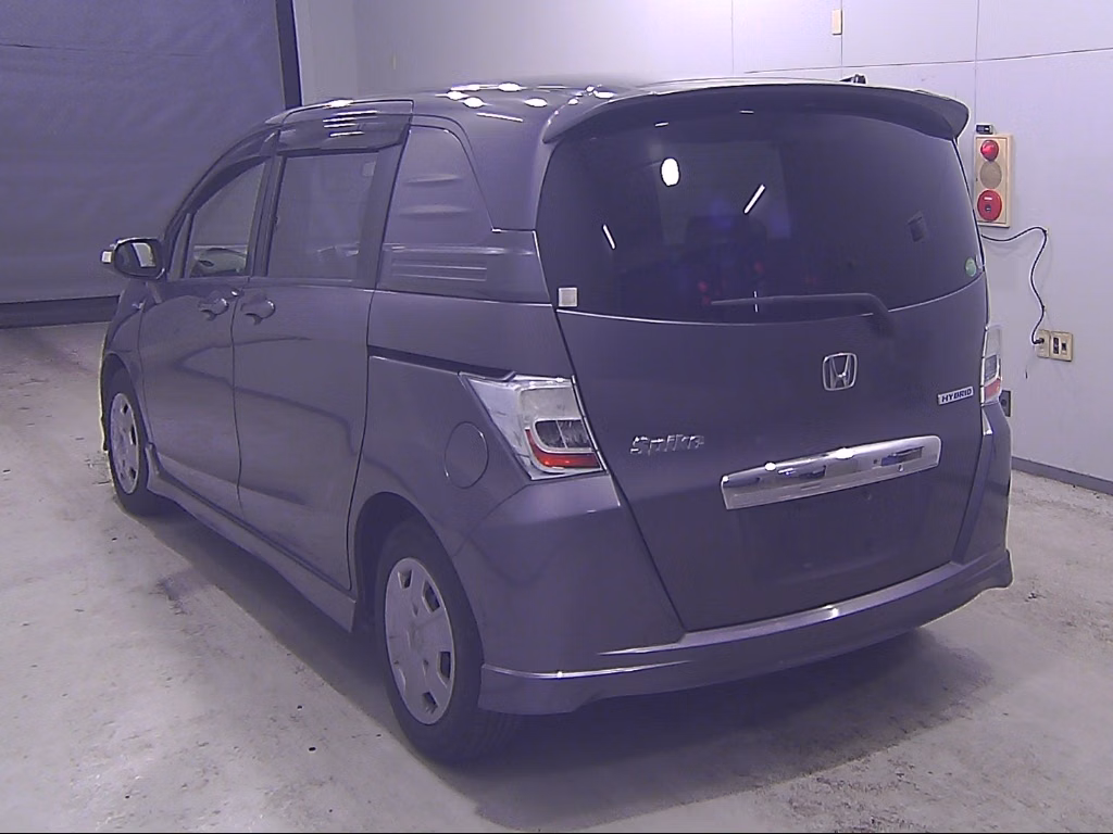 HONDA FREED SPIKE