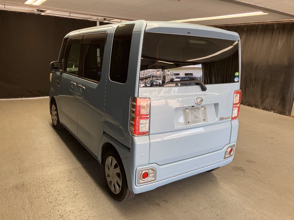 DAIHATSU WAKE