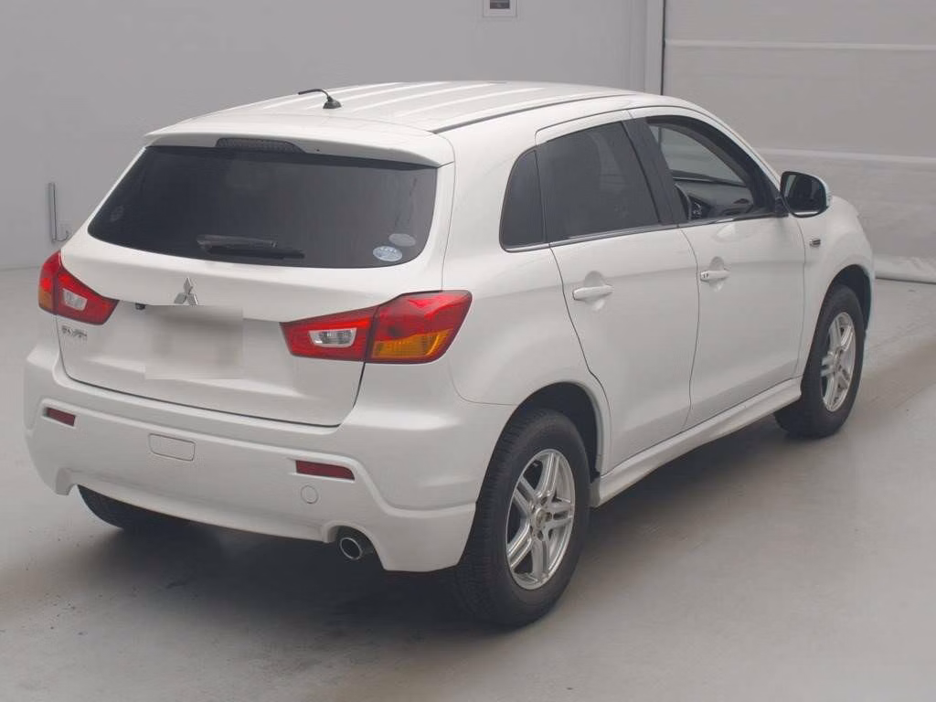 MITSUBISHI RVR