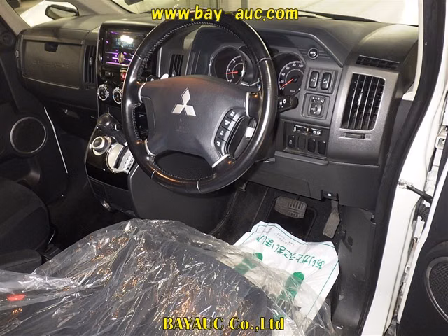 MITSUBISHI DELICA D:5