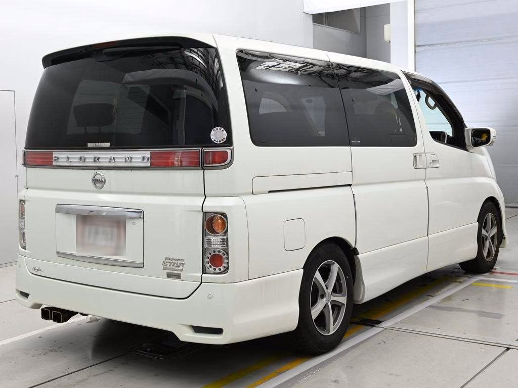 NISSAN ELGRAND