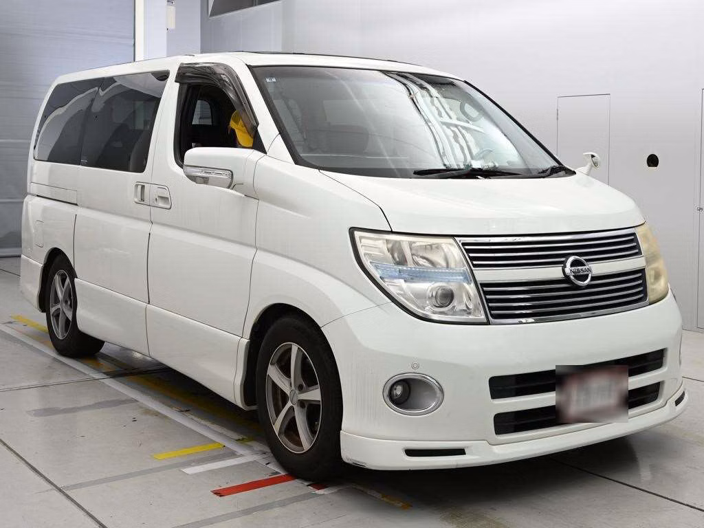 NISSAN ELGRAND