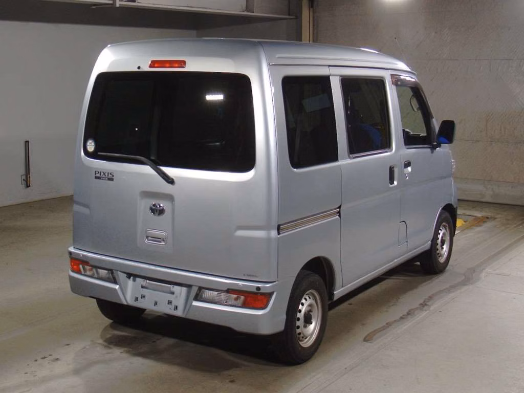 TOYOTA PIXIS VAN