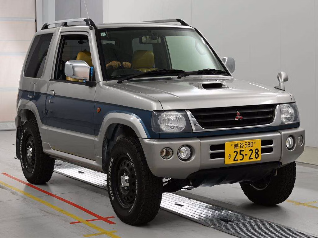 MITSUBISHI PAJERO MINI