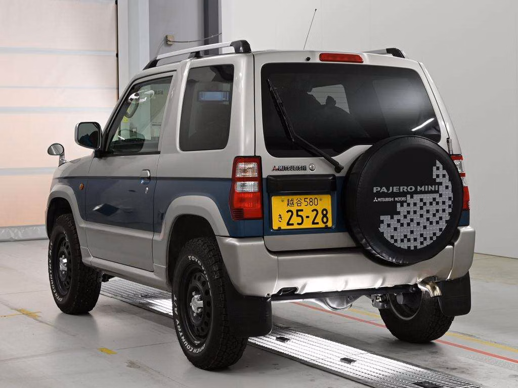 MITSUBISHI PAJERO MINI