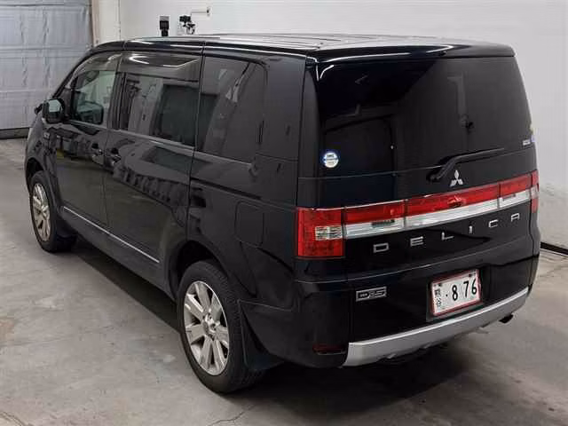 MITSUBISHI DELICA D:5