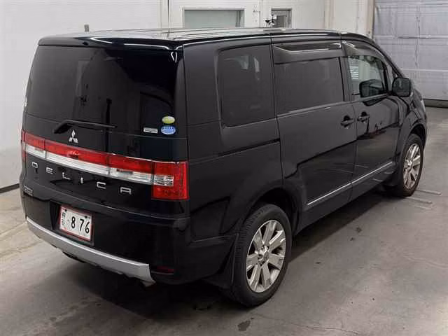 MITSUBISHI DELICA D:5