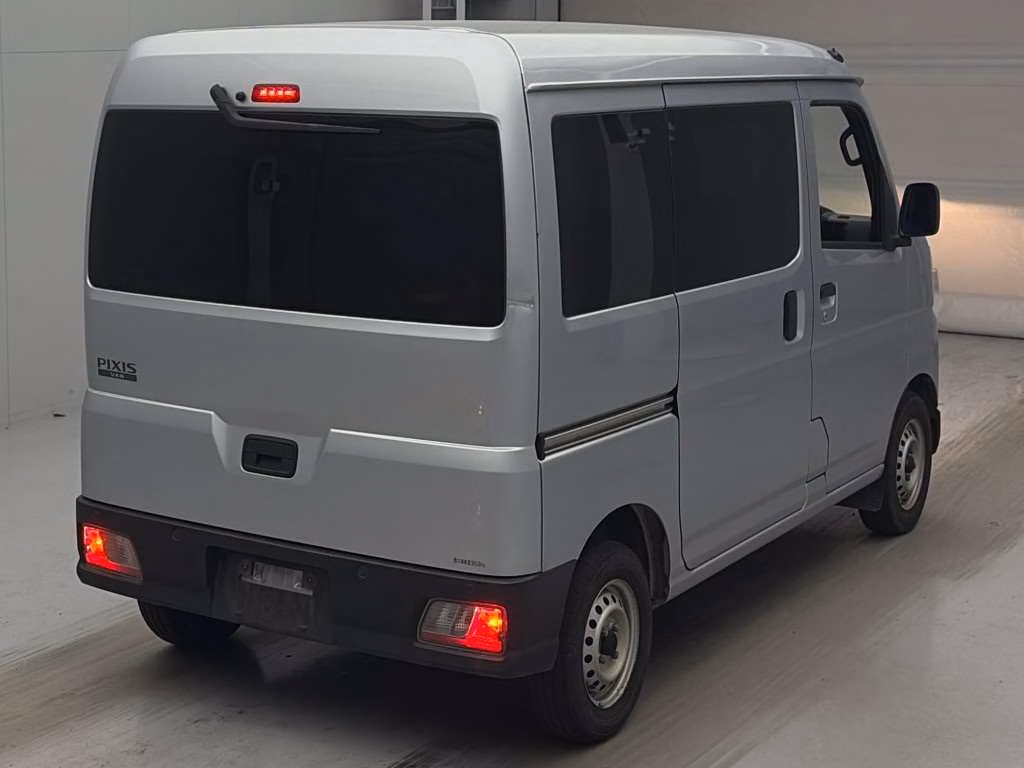 TOYOTA PIXIS VAN
