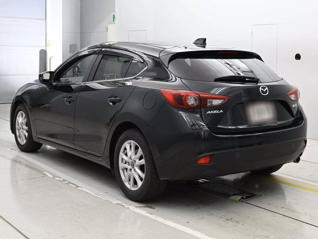 MAZDA AXELA