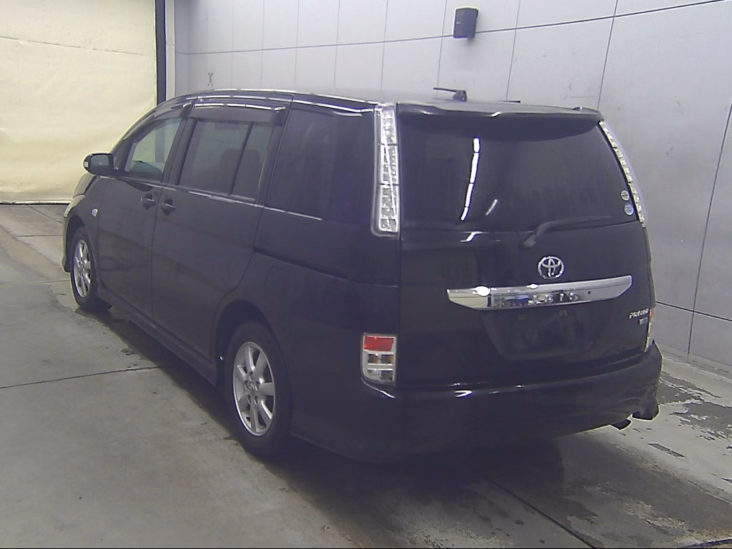 TOYOTA ISIS