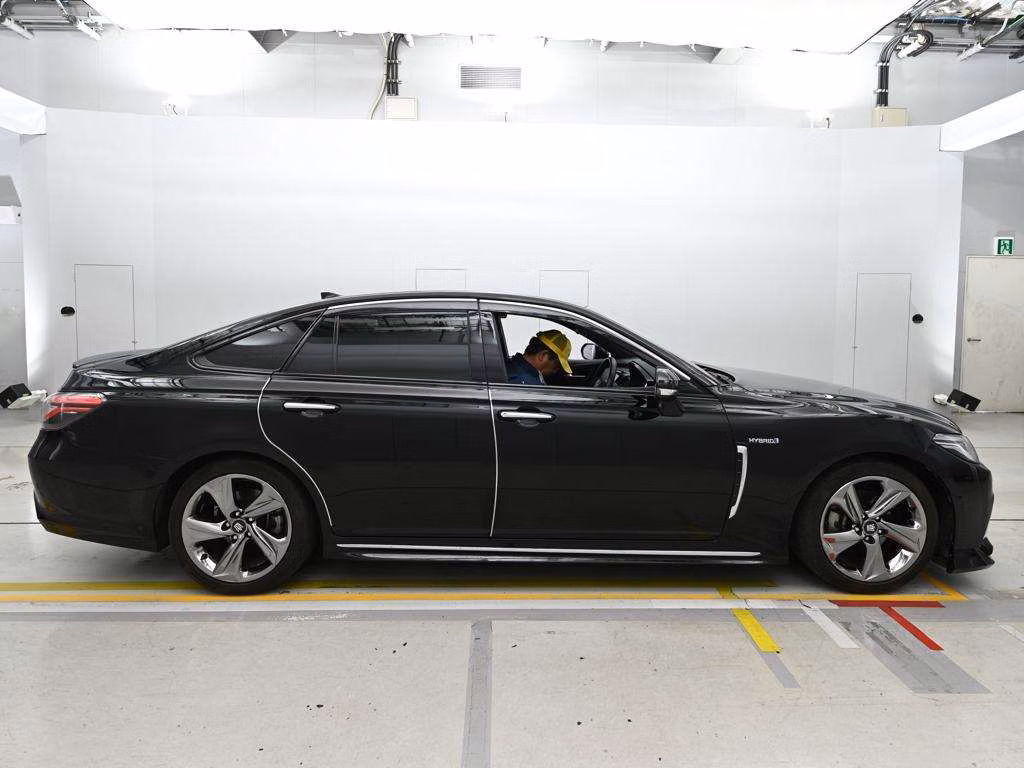 TOYOTA CROWN