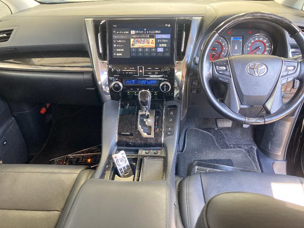 TOYOTA VELLFIRE