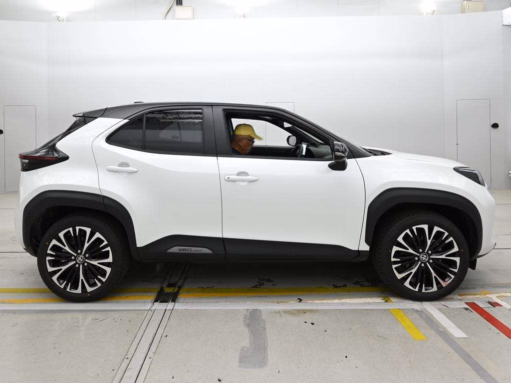 TOYOTA YARIS CROSS