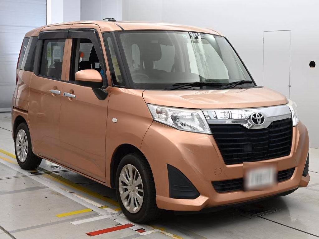 TOYOTA ROOMY