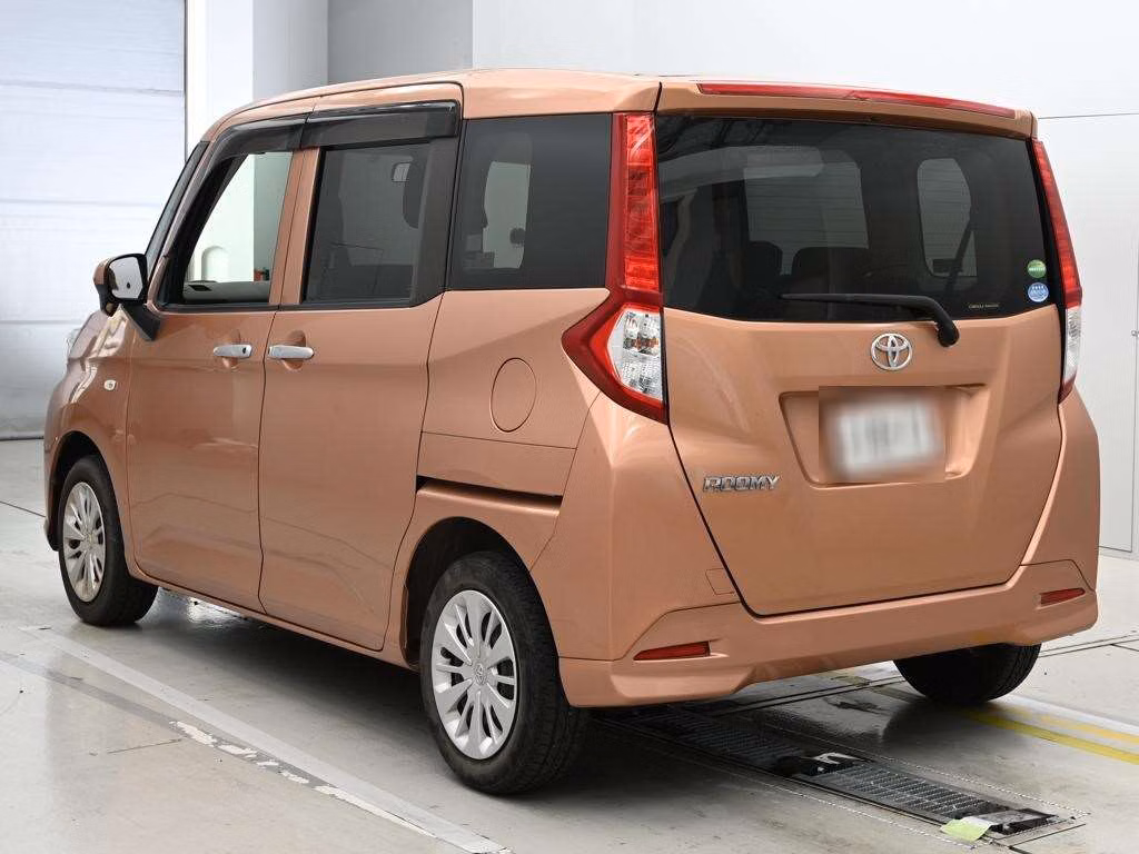 TOYOTA ROOMY
