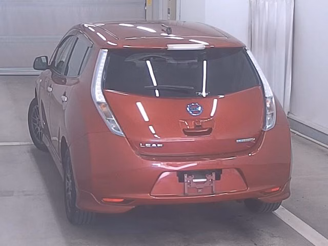 NISSAN LEAF
