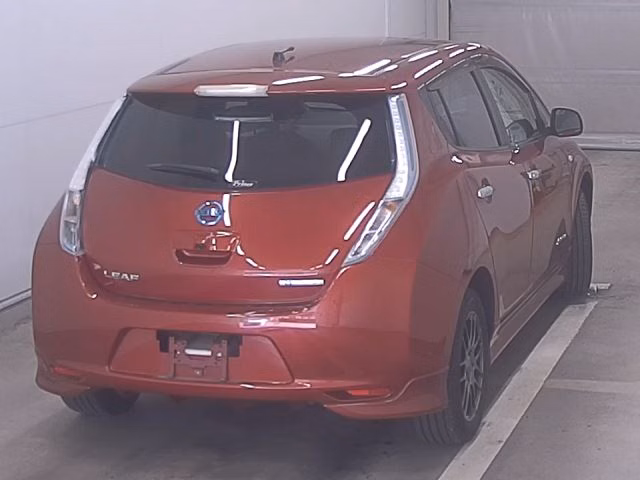 NISSAN LEAF