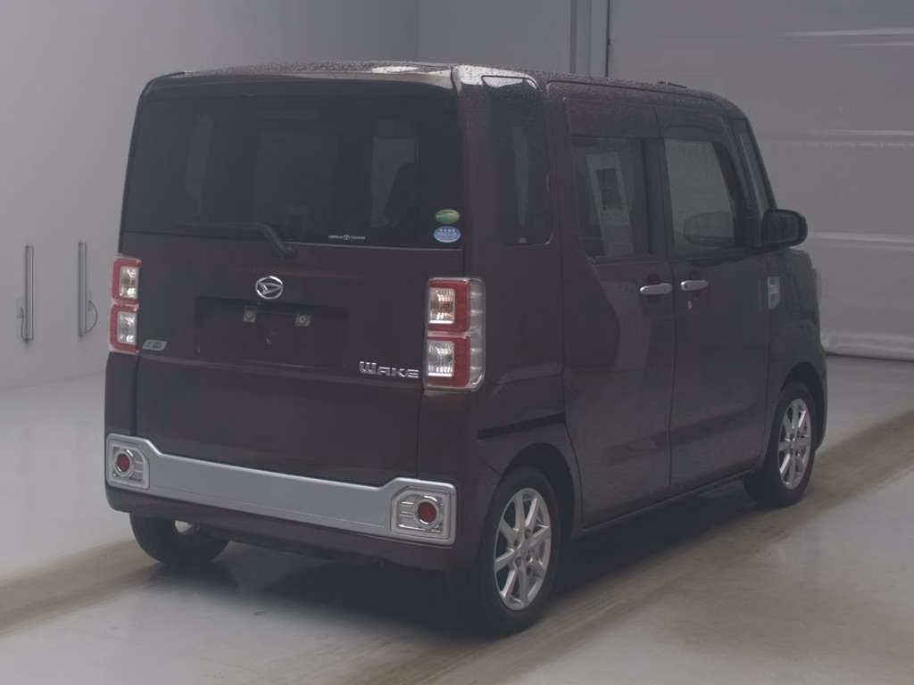 DAIHATSU WAKE