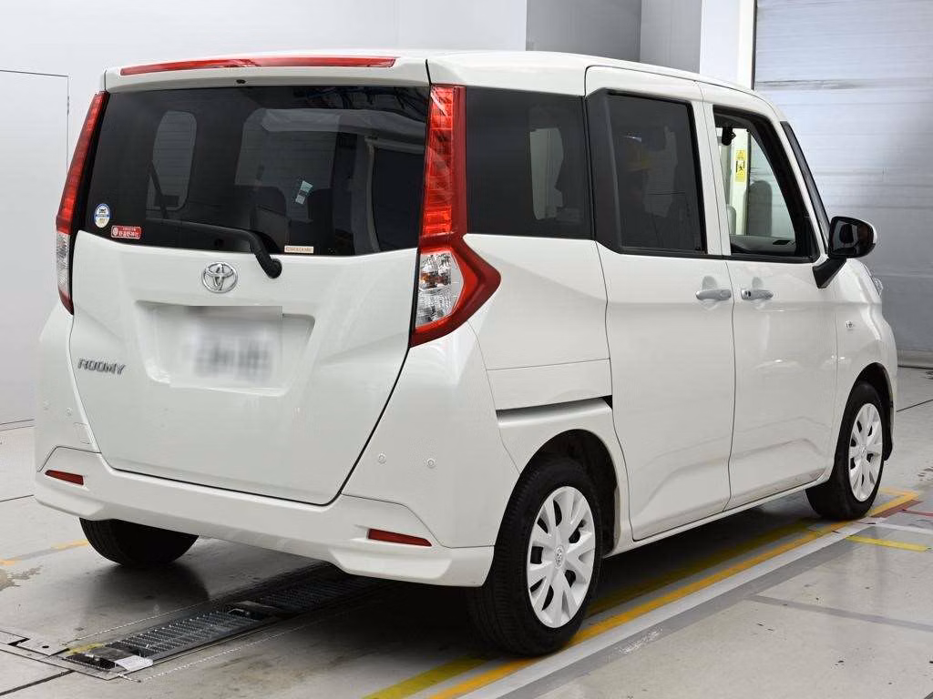 TOYOTA ROOMY