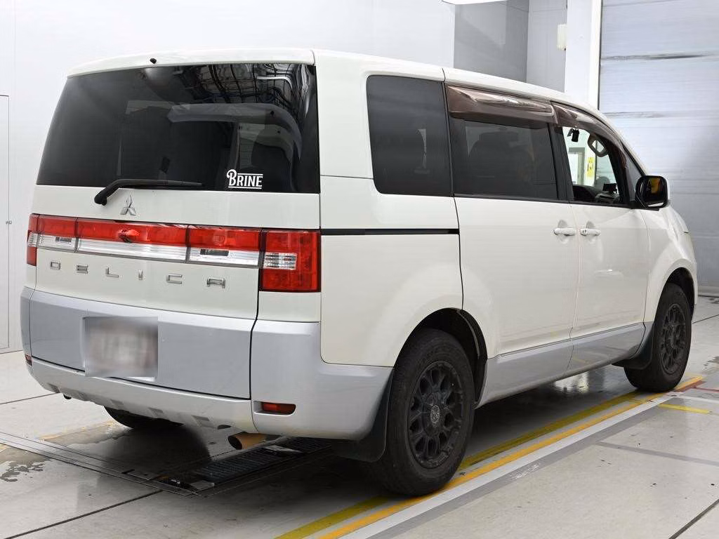 MITSUBISHI DELICA D:5