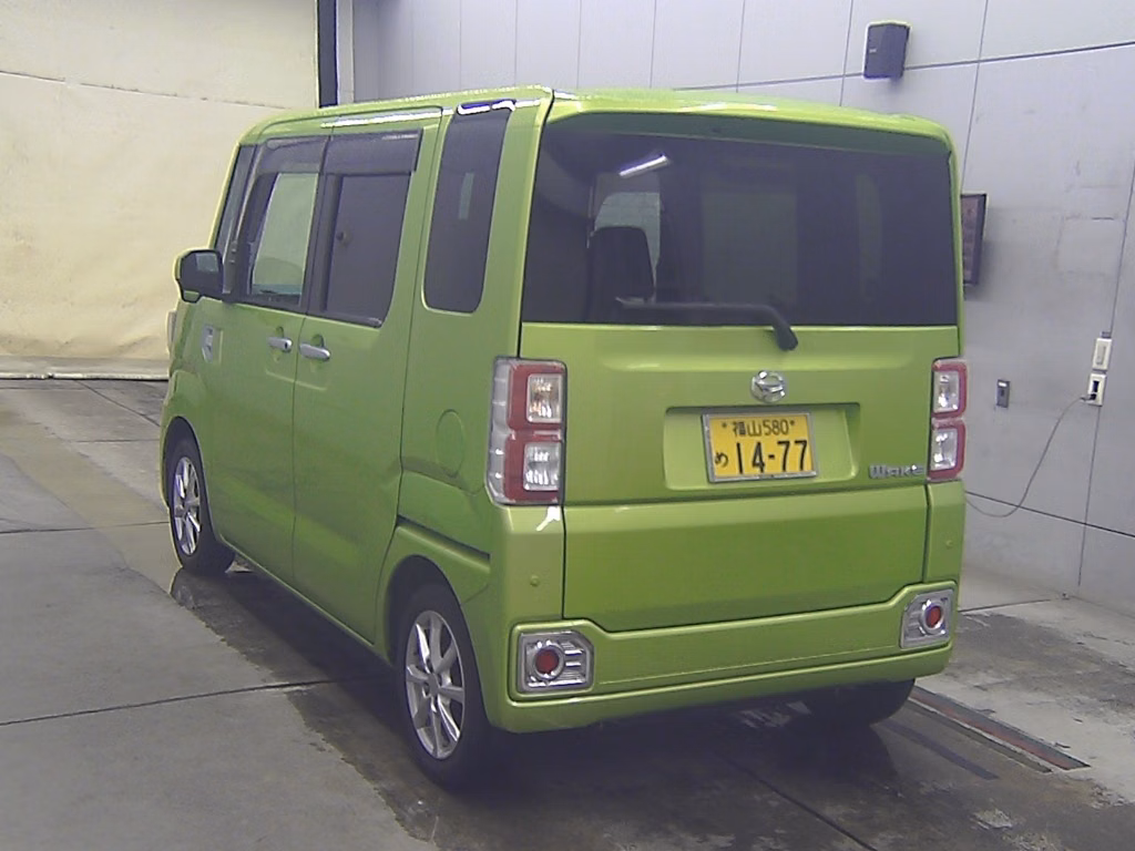 DAIHATSU WAKE