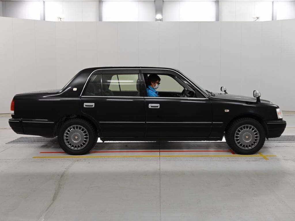 TOYOTA CROWN
