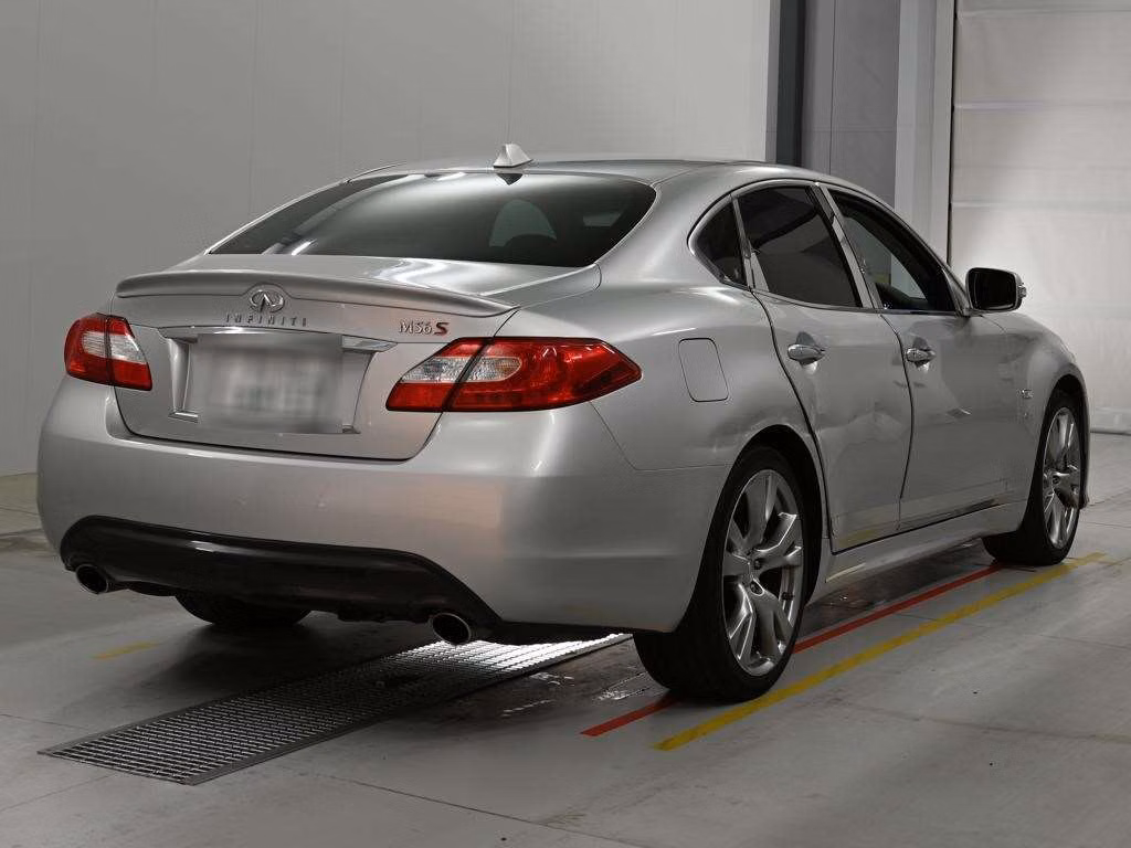 NISSAN FUGA