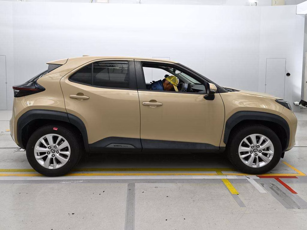 TOYOTA YARIS CROSS