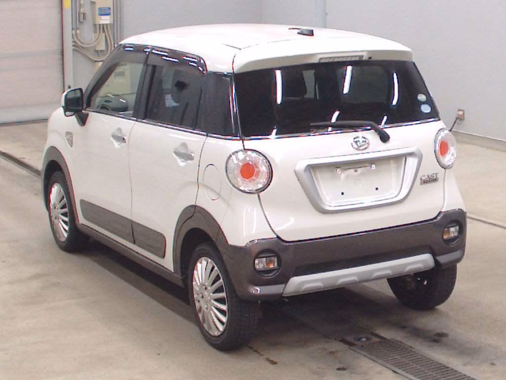 DAIHATSU CAST