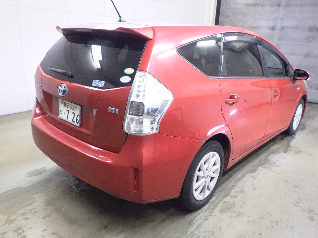 TOYOTA PRIUS ALPHA