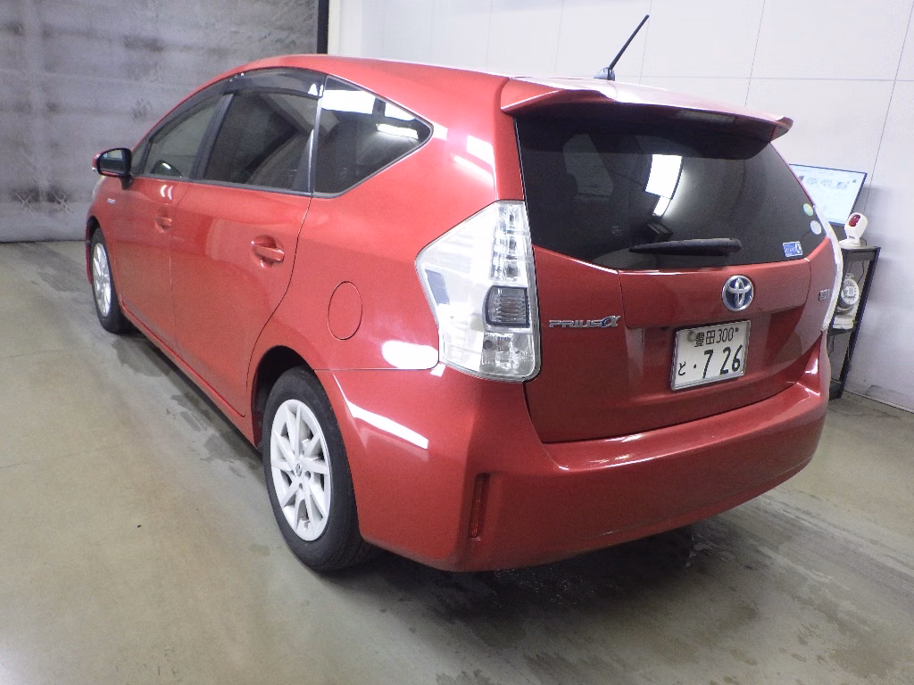 TOYOTA PRIUS ALPHA